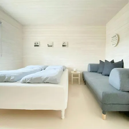 度假居 Modern Seaside House In